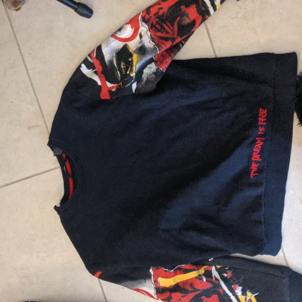 Sean John XL sweater with unique design